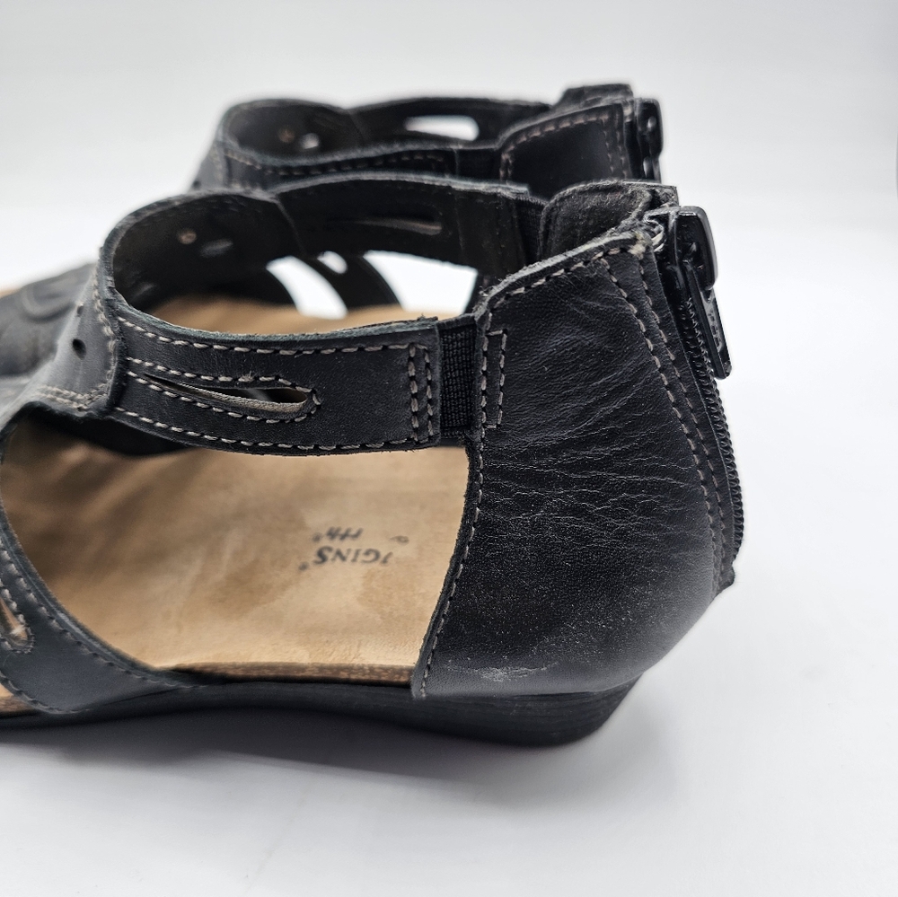 Women’s Black Cutout Leather Sandals - Picture 11 of 14